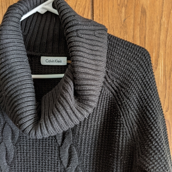 Calvin Klein sweater - Picture 2 of 4